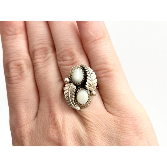 Navajo Mother of Pearl Inlay Leaf 925 Sterling Silver Vintage Ring - sz 7.25 - Picture 11 of 14